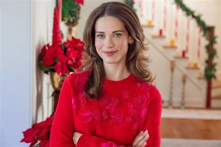 5 Quick Facts To Know About Hallmark Actress
