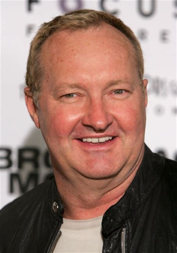 Actor Randy Quaid and his lawyer Catherine Sas (back, right) leave Government of Canada offices after his Immigration and Refugee Board hearing was postponed to November 23rd in Vancouver, British Columbia on November 8, 2010. Randy Quaid is seeking asylum in Canada from what he calls Hollywood star whackers. UPI / Heinz Ruckemann Photo via Newscom