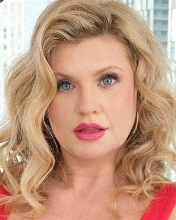 Andie Arthur Bio (Wiki) 