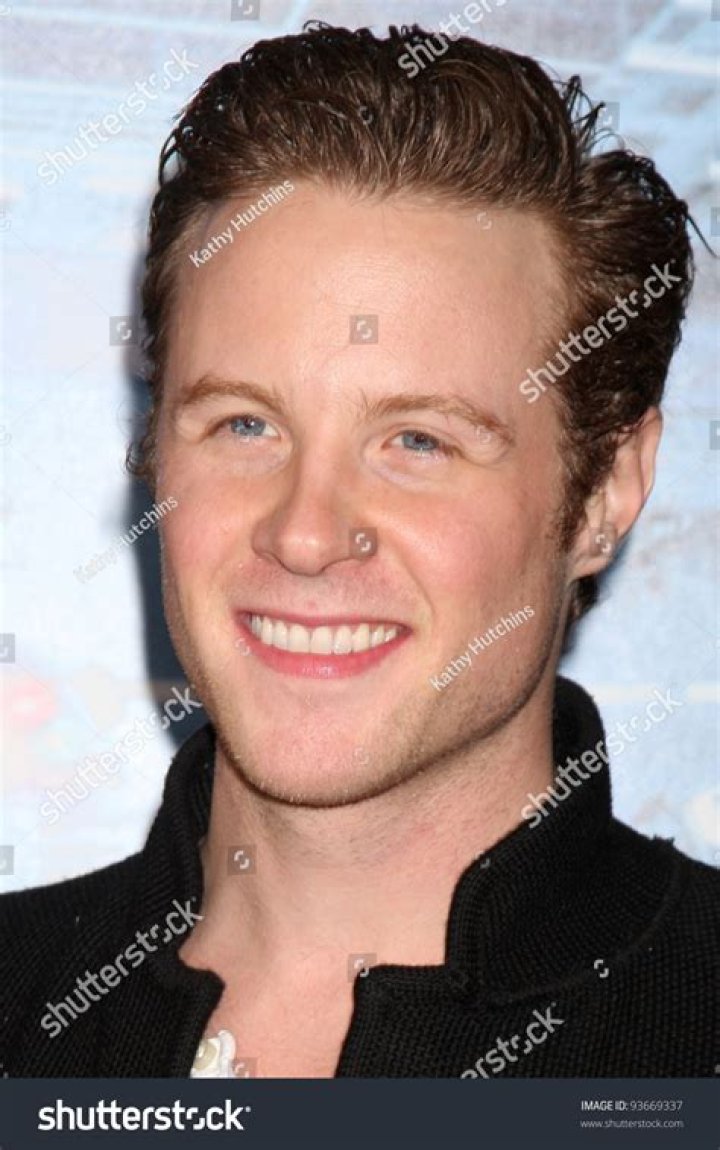 Ashton Holmes photo