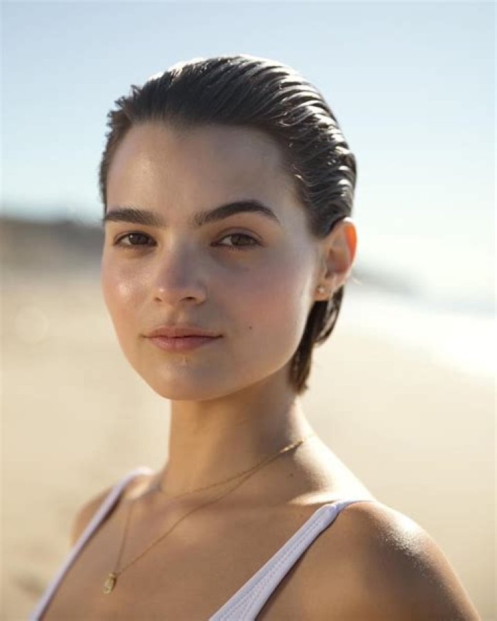 Brianna Hildebrand Bio (Wiki) 