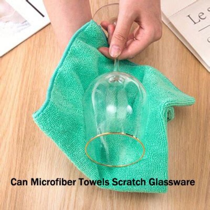 Can microfiber cloths scratch?