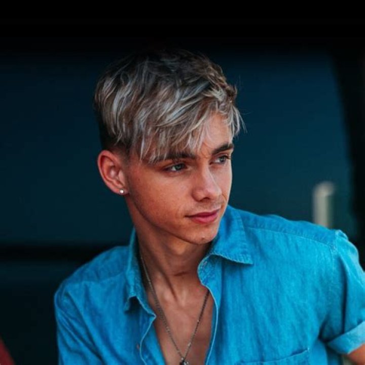 Corbyn Besson's pet Cody