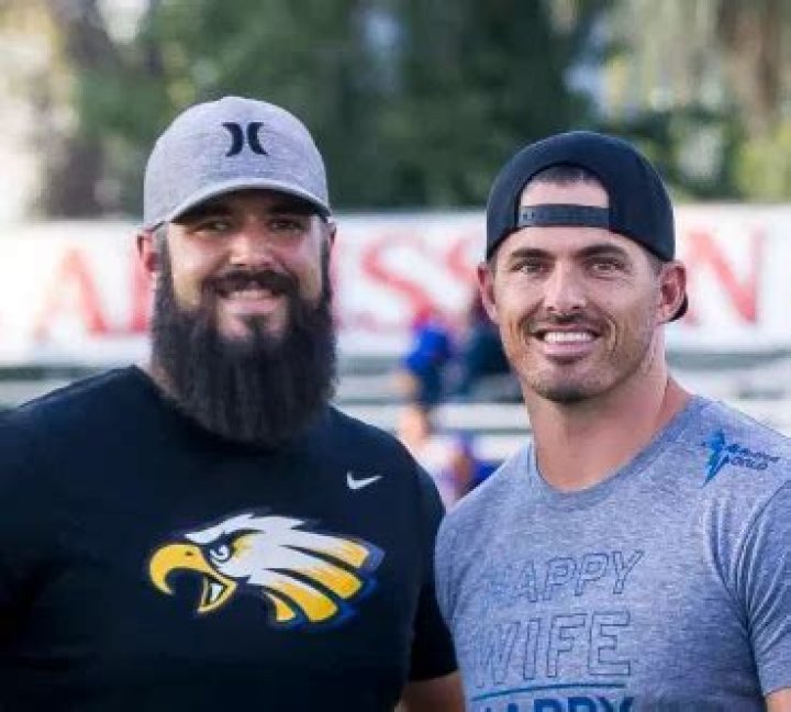 Derek Carr Siblings: David Carr, Darren Carr