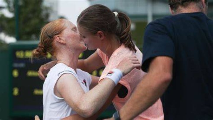 Did Greet Minnen Alison & Van Uytvanck split?