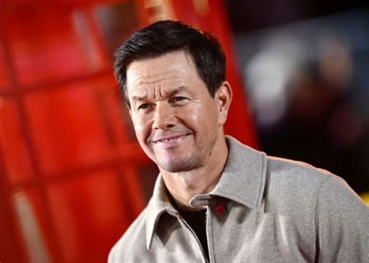 Does Mark Wahlberg still sing?