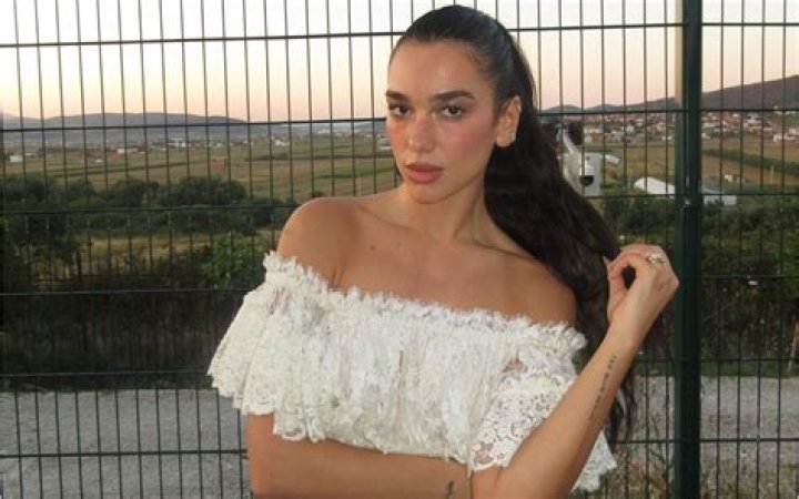 In Love Again! Dua Lipa and Her New Boyfriend Romain Gavras Make Their Red Carpet Debut at Cannes Film Festival! Dua Lipa (2)