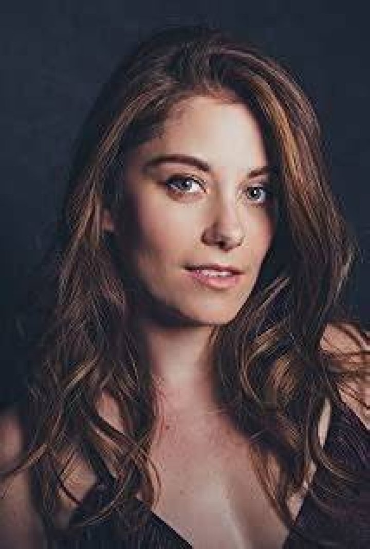 Elizabeth Alderfer Bio (Wiki) 