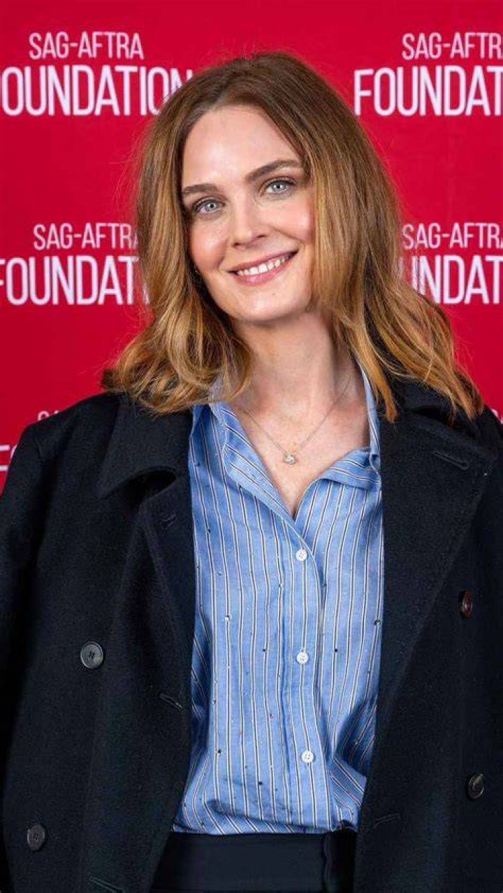 Emily Deschanel Bio (Wiki) 