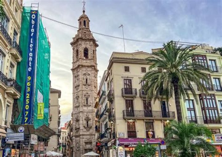 How cold does it get in Valencia Spain?