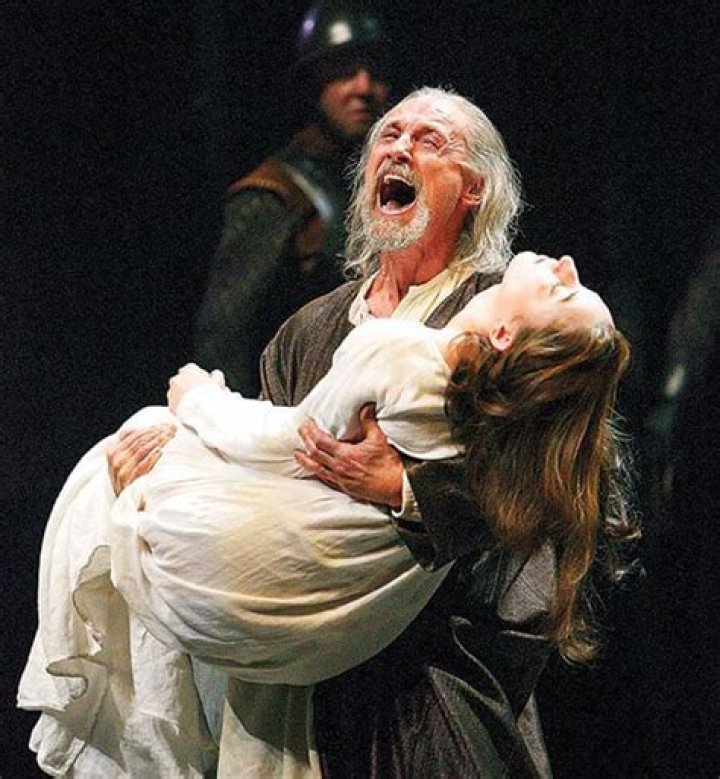 How does Cordelia in King Lear die?