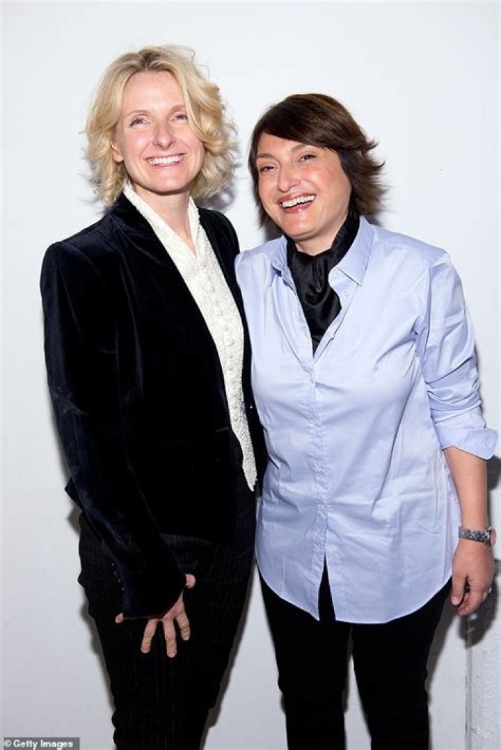 Is Elizabeth Gilbert a lesbian?