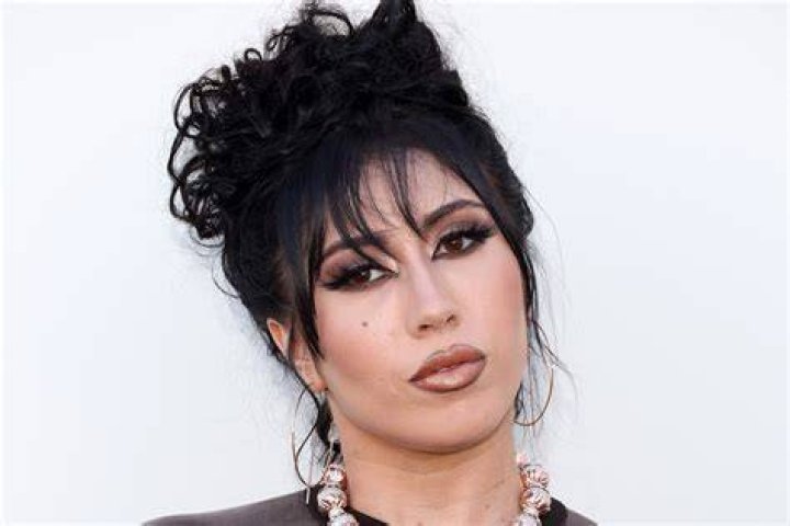 Is Kali Uchis lesbian?