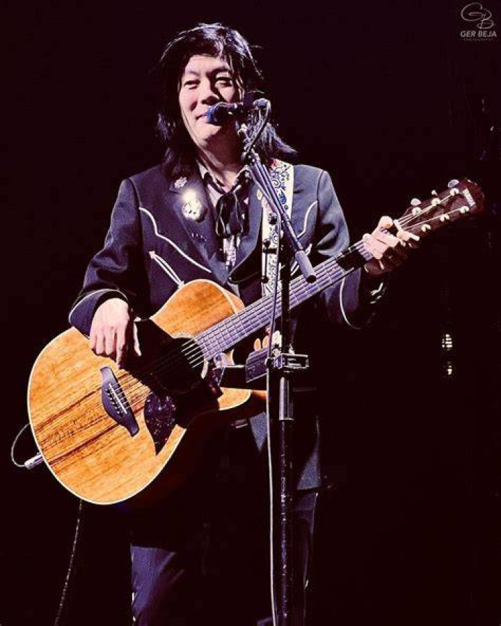 James Iha Bio (Wiki) 
