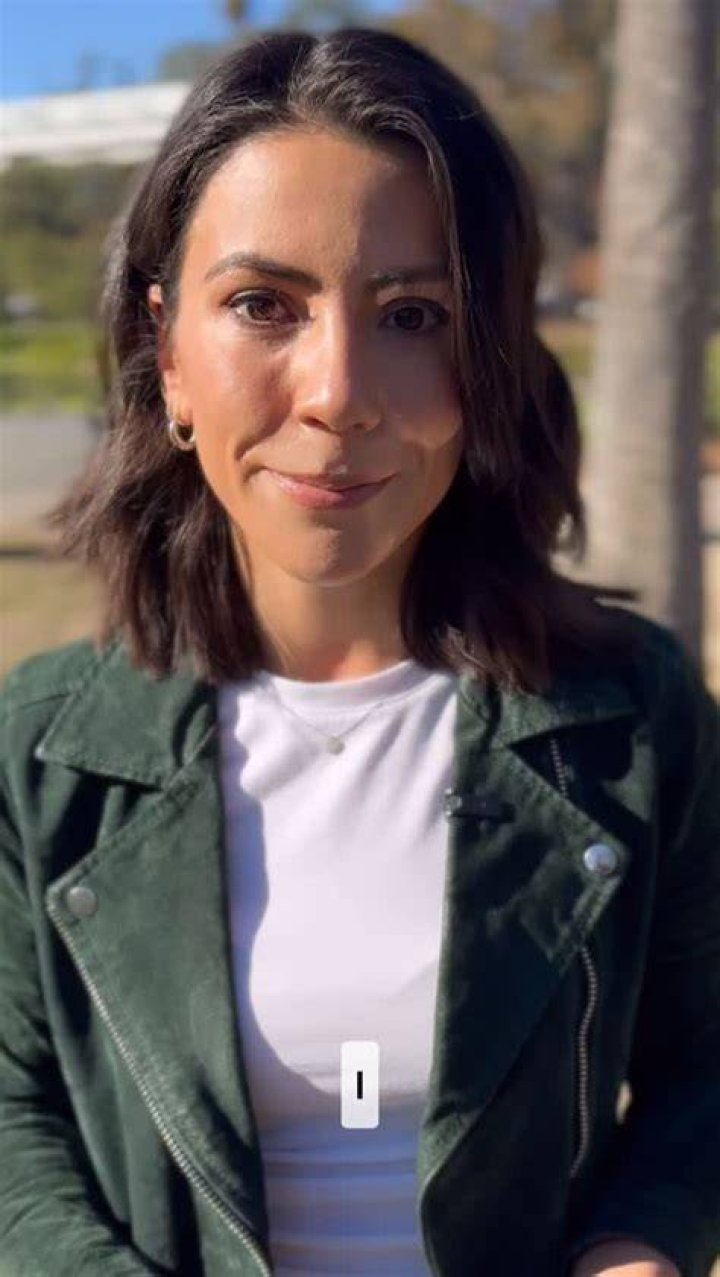 Julia Jones Bio (Wiki) 