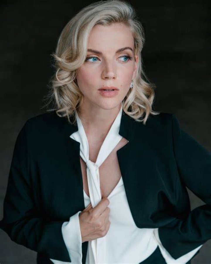Kara Killmer photo 3