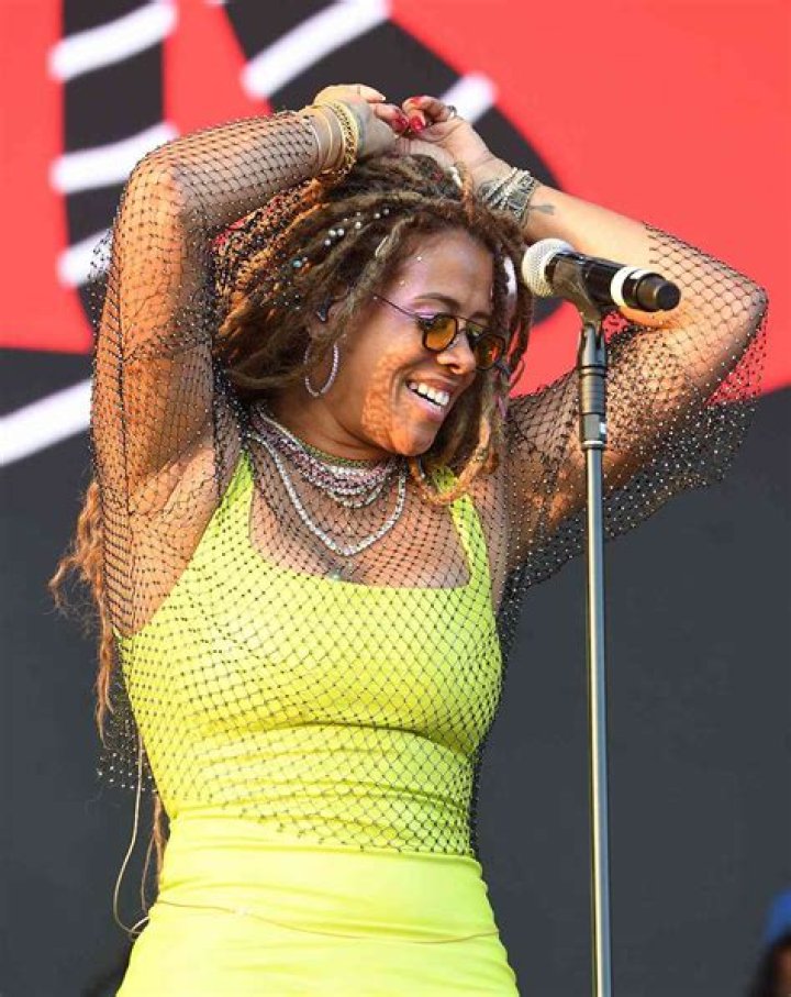 Kelis' pet Biscuit, Grits, and Gravy