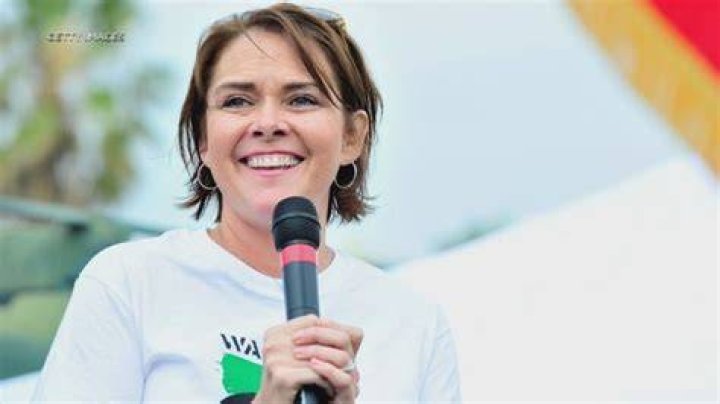 Leanza Cornett Bio (Wiki) 