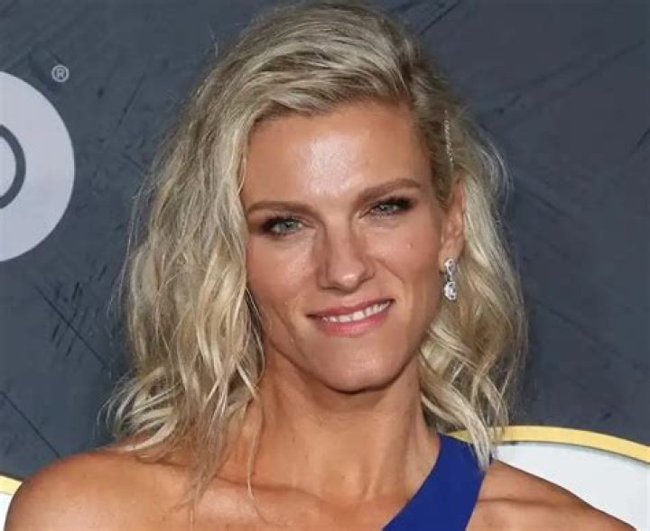 Lindsay Shookus Bio (Wiki) 