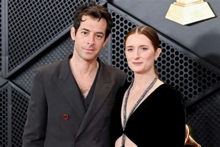 Mark Ronson and Grace Gummer Married for a Year! Their 1st Wedding Anniversary Mark Ronson and Grace Gummer Married for a Year! Their 1st Wedding Anniversary