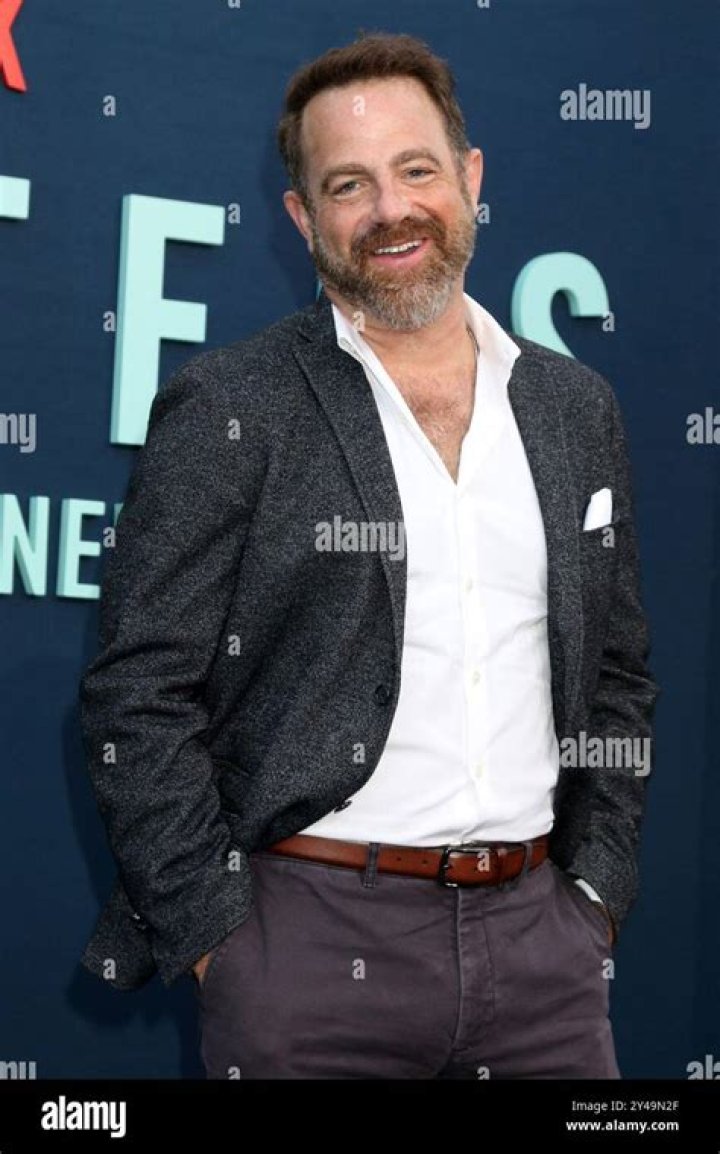 Paul Adelstein photo
