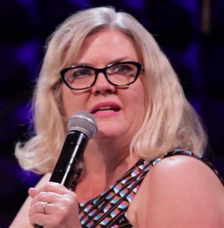 Paula Pell Bio (Wiki) 