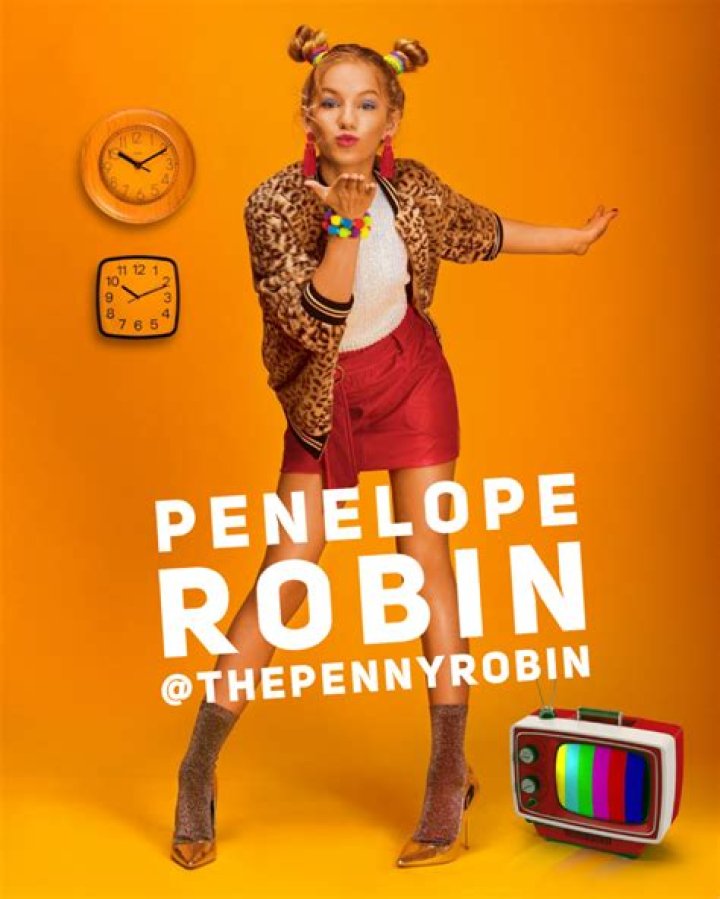 Penelope Robin & 99 Goonsquad - 4 Leaf Clover || Live at Famous Birthdays