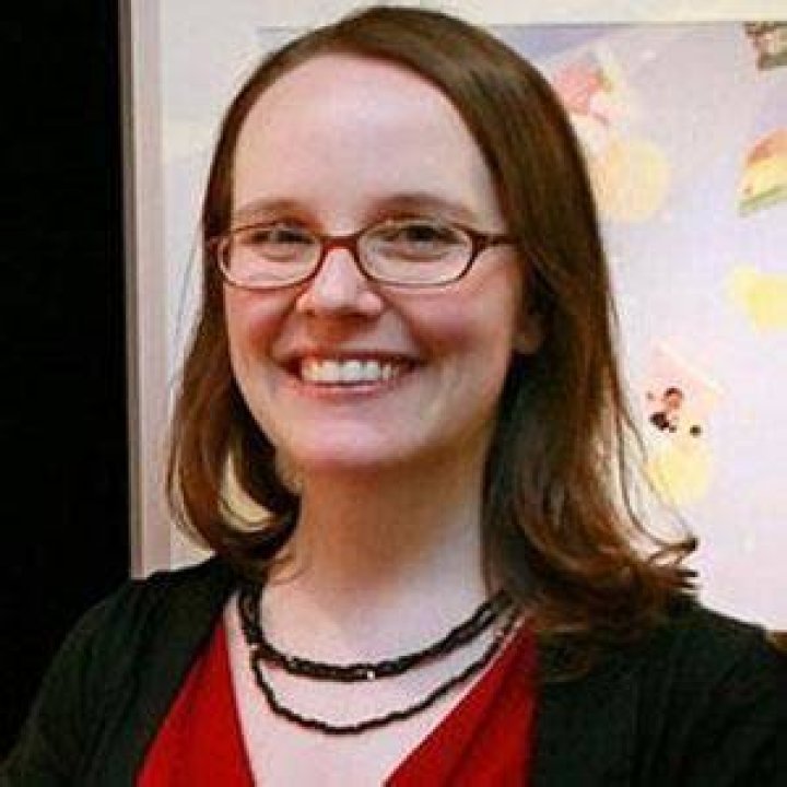 Raina Telgemeier - Age, Family, Bio