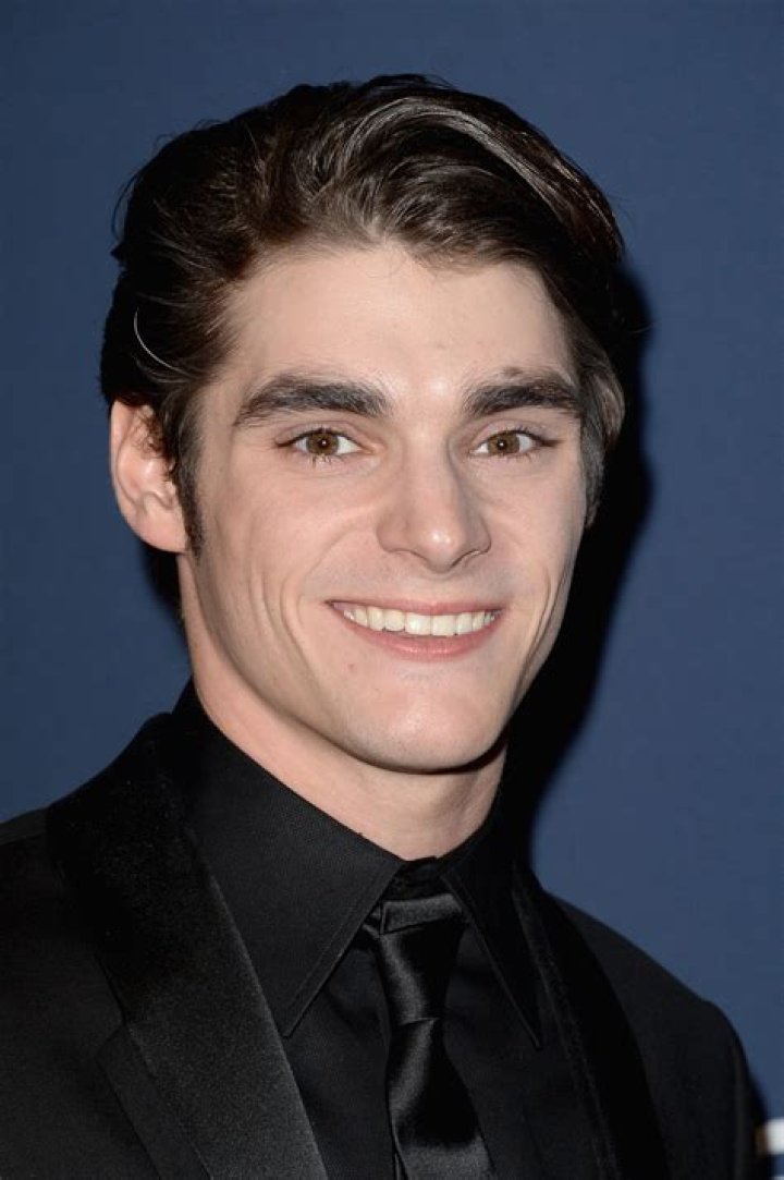RJ Mitte Bio (Wiki) 