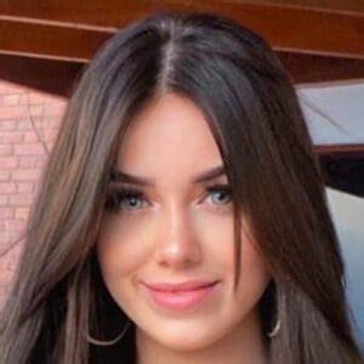 Roxy Tejeda - Age, Family, Bio