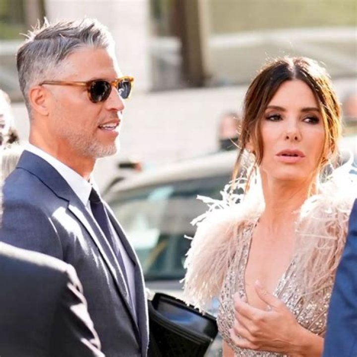 Sandra Bullock’s Longtime Partner Bryan Randall Dies at 57 After Secretly Battling ALS! Sandra Bullock’s Longtime Partner Bryan Randall Dies at 57 After Secretly Battling ALS!
