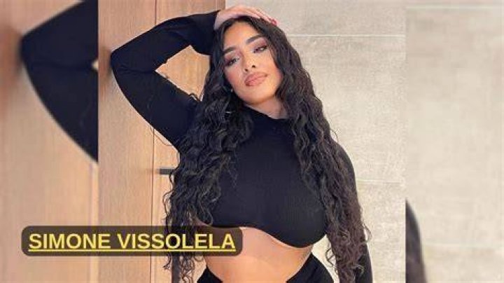 Simone Vissolela - Age, Family, Bio