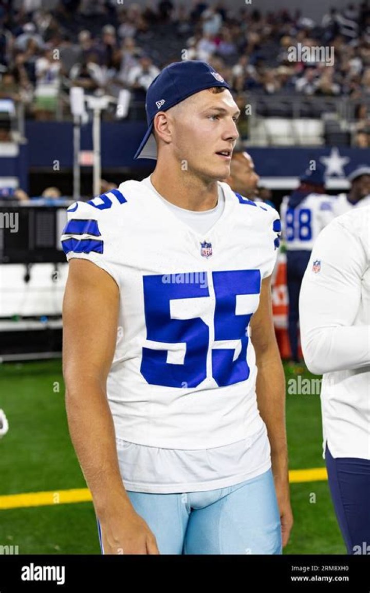 The NFL star Leighton Vander Esch has a staggering net worth of $8 million.