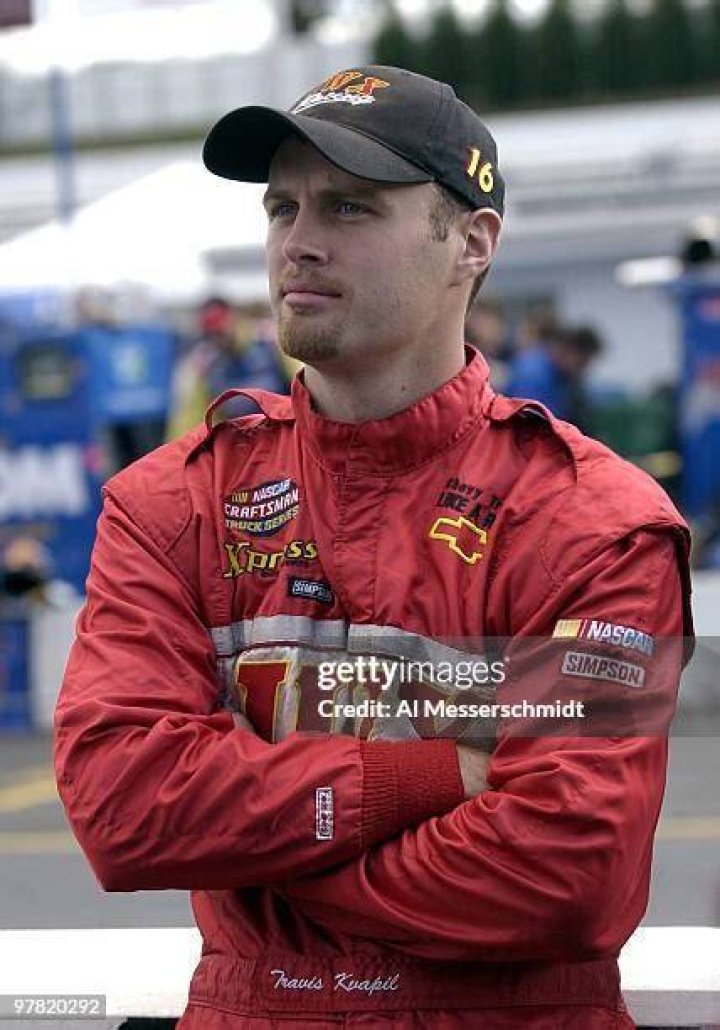 Travis Kvapil photo 2