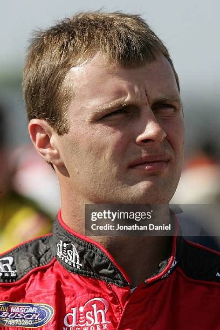 Travis Kvapil photo 3
