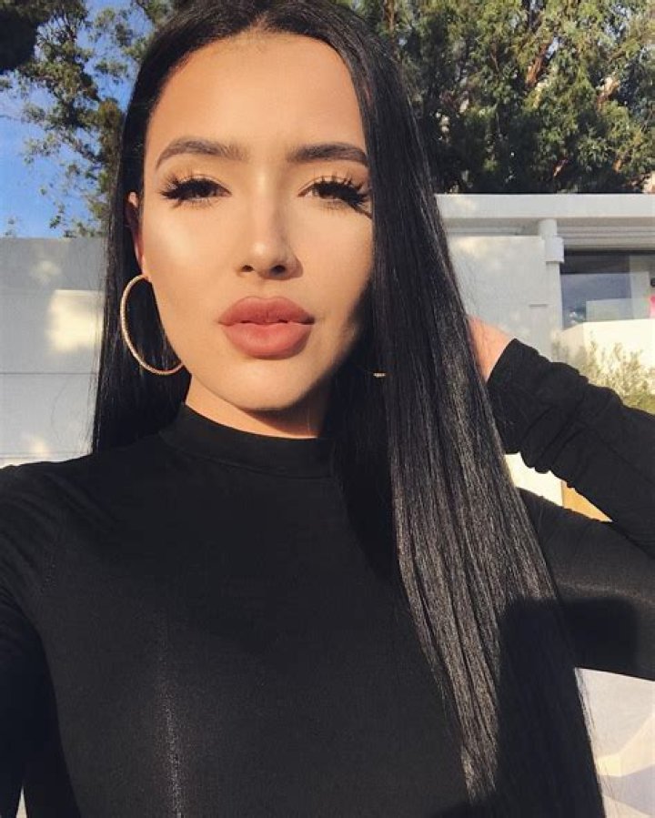 What did Amanda Ensing do which made her center of attention in Twitter? Know about her age, boyfriend, social media, biography What did Amanda Ensing do which made her center of attention in Twitter? Know about her age, boyfriend, social media, biography